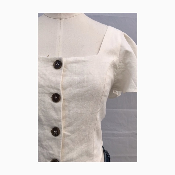 Marie button crop - Picture 3 of 7